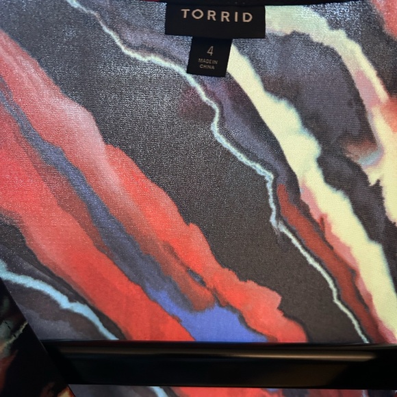 torrid Tops - torrid Abstract Marble Print Shell in Red, Blue, Black and Cream